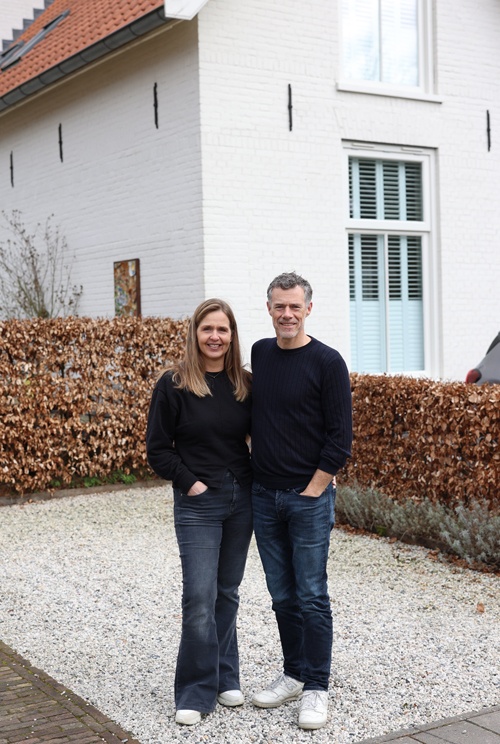 Van garagebedrijf tot prachtig gerenoveerd woonhuis: kijk binnen bij Bart en Mieke